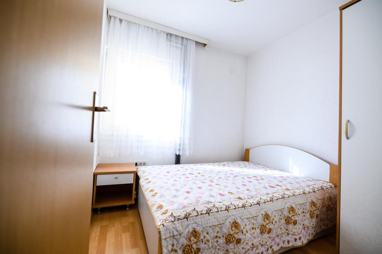 Apartmani Milka Zara Esterno foto
