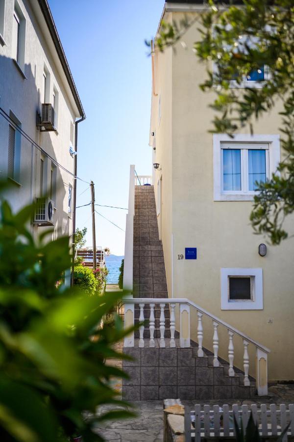 Apartmani Milka Zara Esterno foto