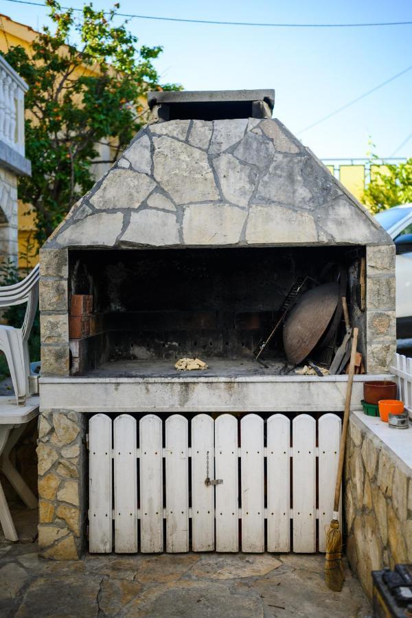 Apartmani Milka Zara Esterno foto